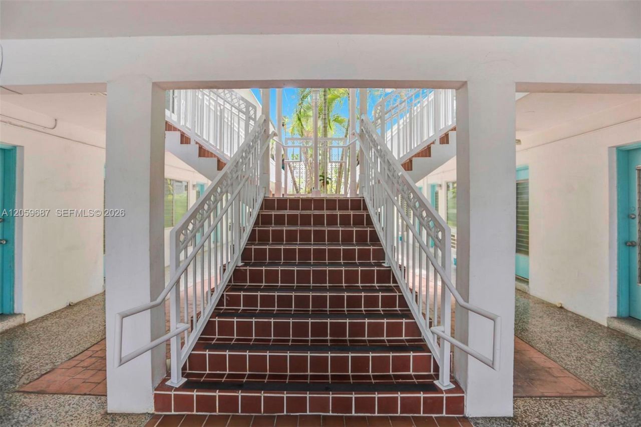 350 Collins Ave , Unit 310, Miami Beach, FL 33139 Photo