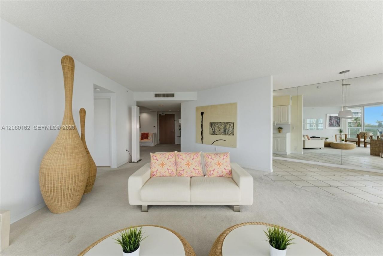 16400 Collins Ave , Unit 544, Sunny Isles Beach, FL 33160 Photo