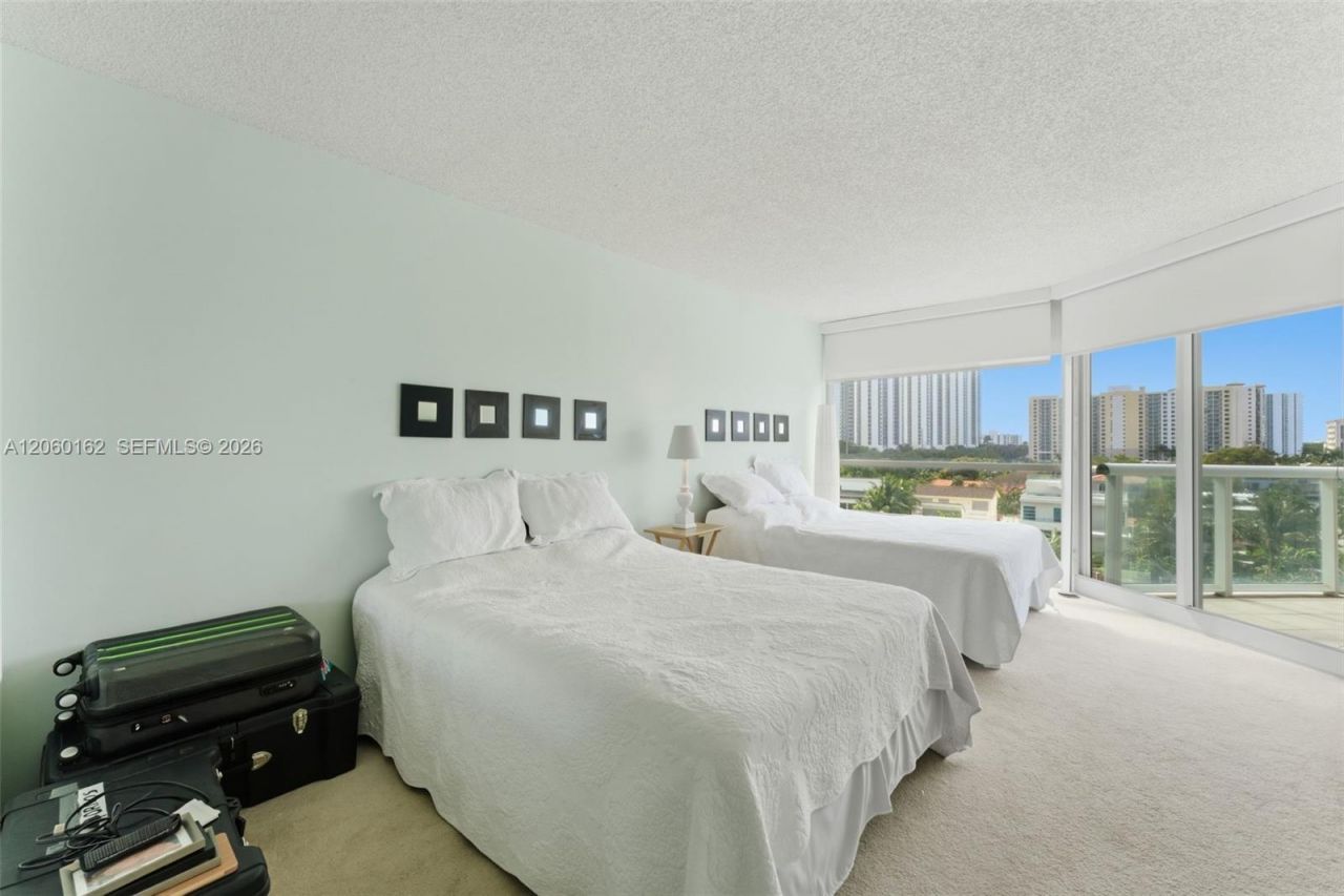 16400 Collins Ave , Unit 544, Sunny Isles Beach, FL 33160 Photo