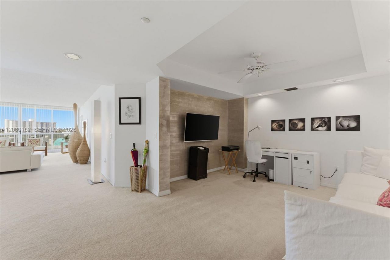 16400 Collins Ave , Unit 544, Sunny Isles Beach, FL 33160 Photo