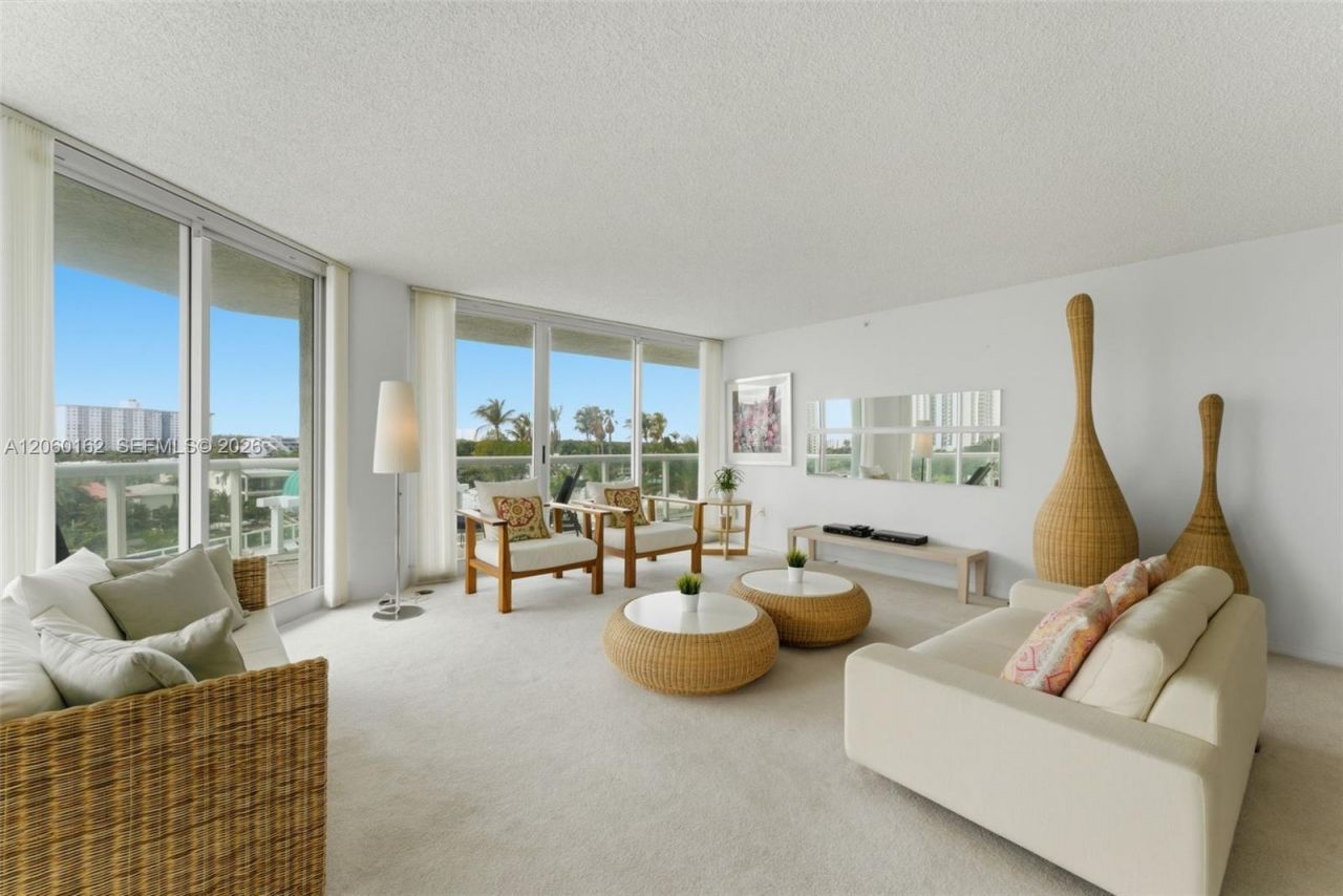 16400 Collins Ave , Unit 544, Sunny Isles Beach, FL 33160 Photo