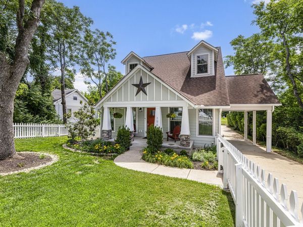 194 37th Ave N, Nashville, TN 37209