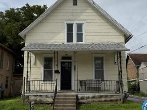 608 CHESTNUT, Muscatine, IA 52761