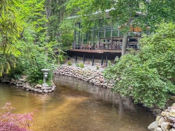 3954 N Ellamae Road, Oakland Twp, MI 48363