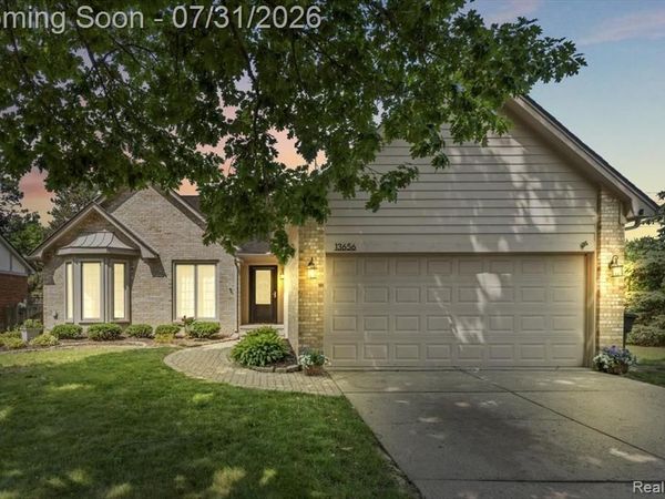 13656 Heatherwood Drive, Sterling Heights, Mi 48313