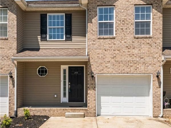 155 Midland Trail Crossing, Hurricane, WV 25526