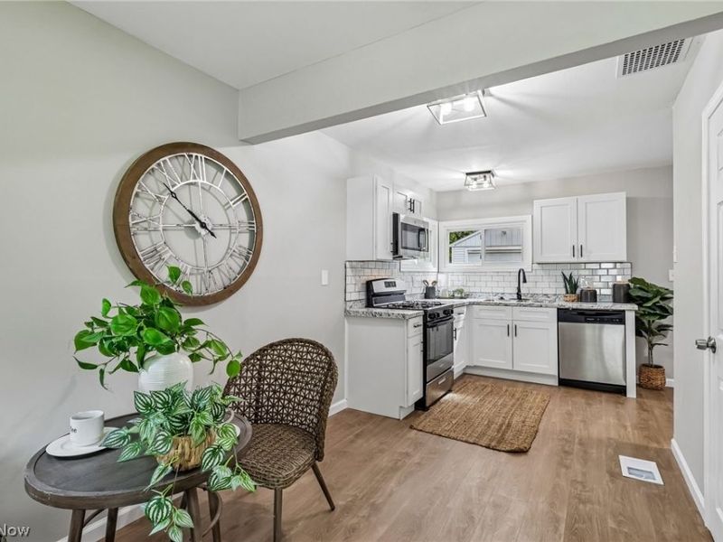 1562 Denison Avenue NW, Warren, OH 44485 Photo 7