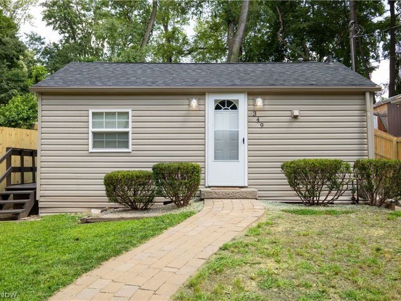 349 E Pace Avenue, Akron, OH 44319 Photo 2