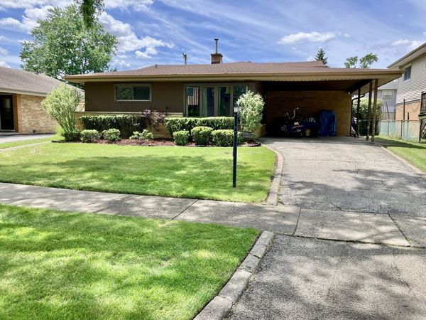 8948 Nashville Avenue , Morton Grove, IL 60053