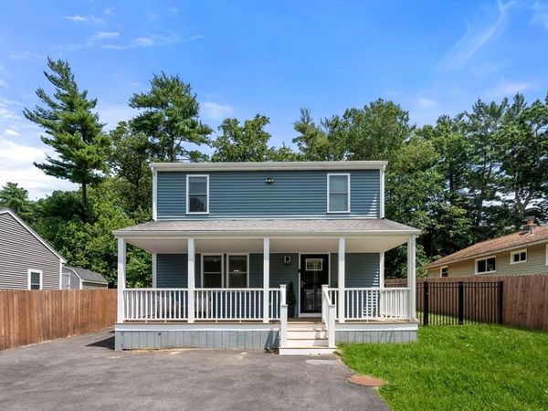 9 Beach Rd, Pembroke, MA 02359