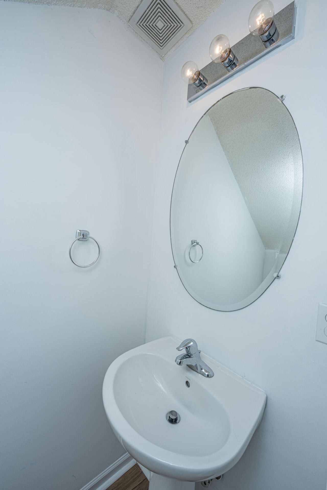 128 Davenport Street Photo 25