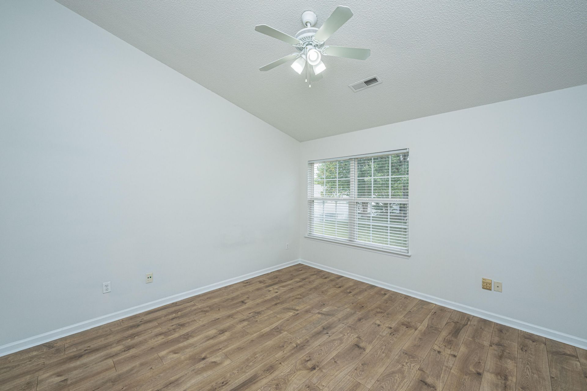 128 Davenport Street Photo 32