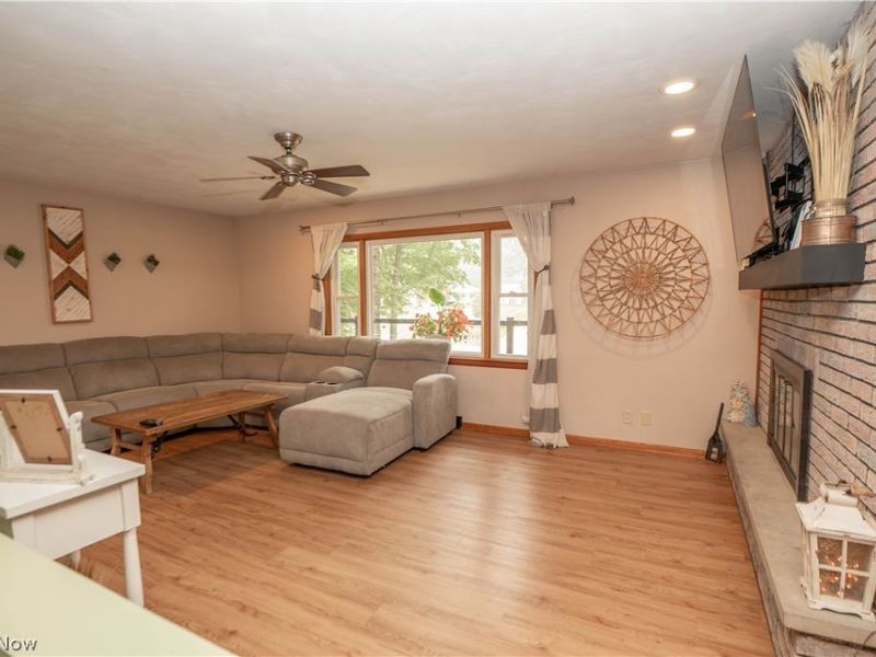 727 Sleepy Hollow Drive , Uniontown, OH 44685 Photo 8