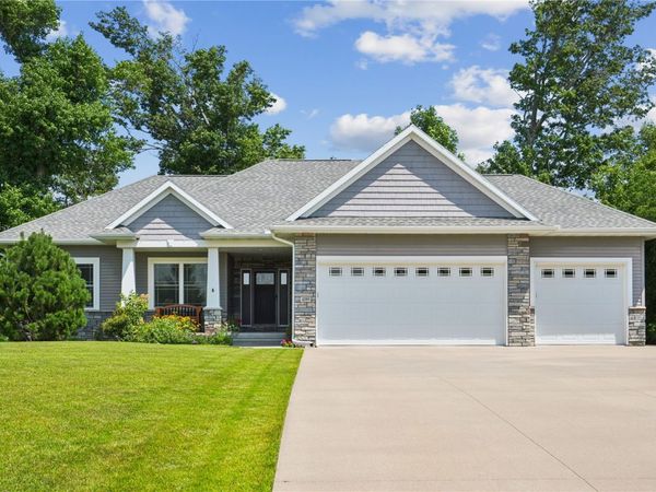 4100 Windfall Drive NW, Cedar Rapids, IA 52405