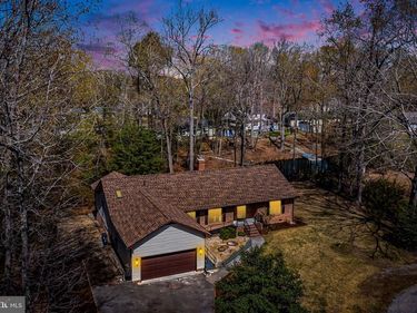 1120 DILLARD STREET, TAPPAHANNOCK, VA 22560