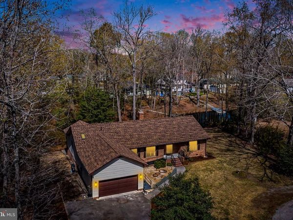 1120 DILLARD STREET, TAPPAHANNOCK, VA 22560