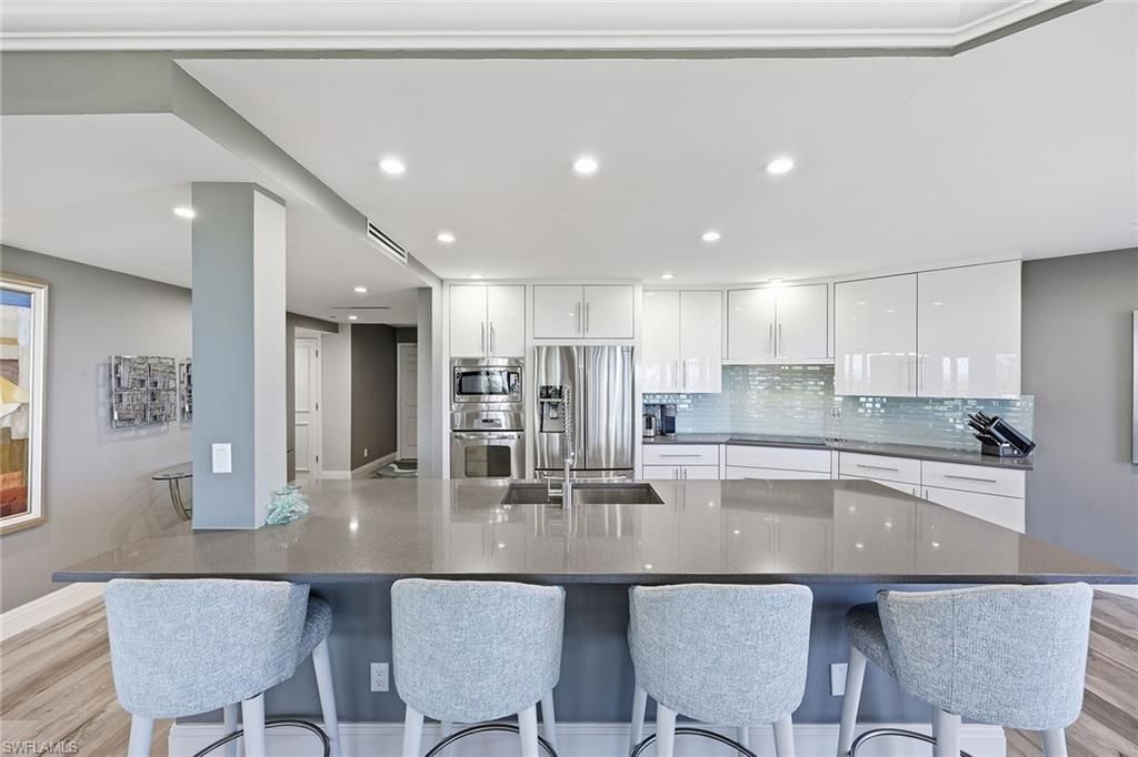 8111 Bay Colony Dr, Unit 204, Naples, FL 34108 Photo