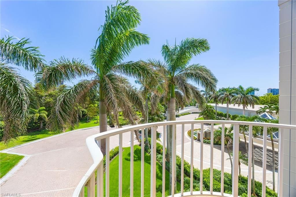 8111 Bay Colony Dr, Unit 204, Naples, FL 34108 Photo
