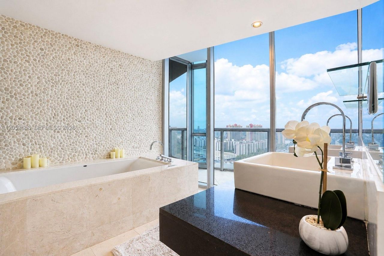 17121 Collins Av , Unit 2108, Sunny Isles Beach, FL 33160 Photo
