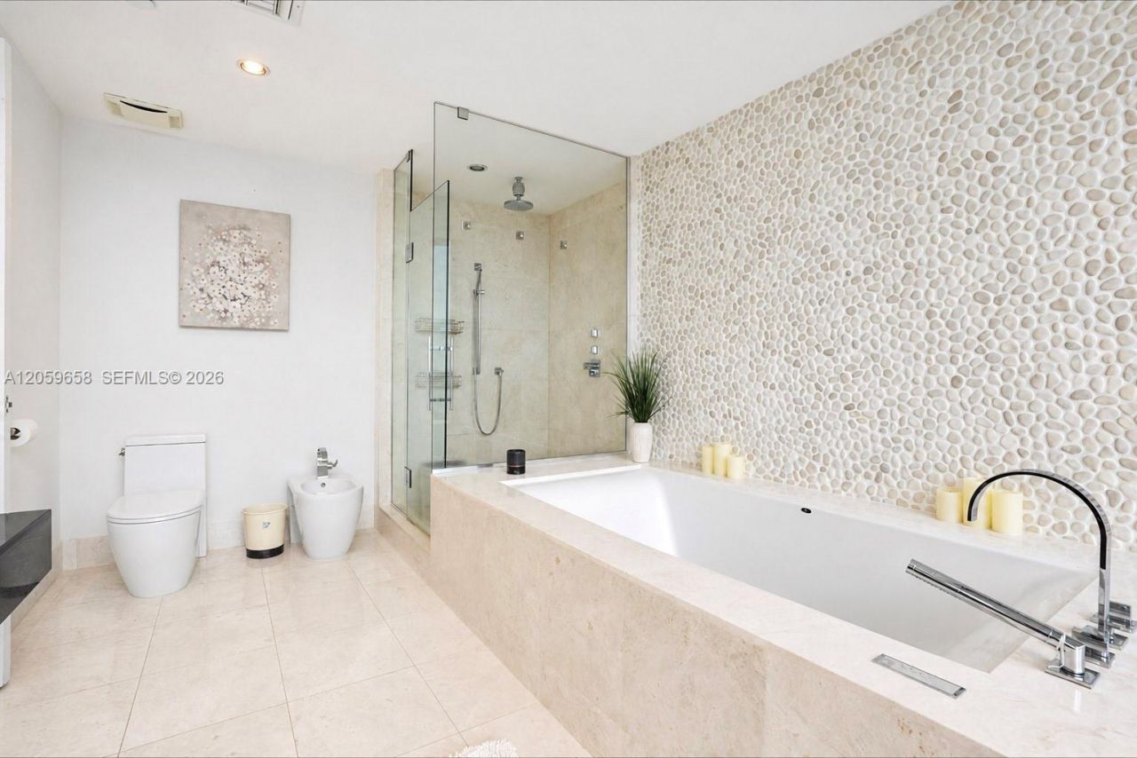 17121 Collins Av , Unit 2108, Sunny Isles Beach, FL 33160 Photo