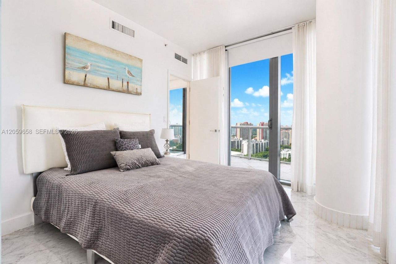 17121 Collins Av , Unit 2108, Sunny Isles Beach, FL 33160 Photo