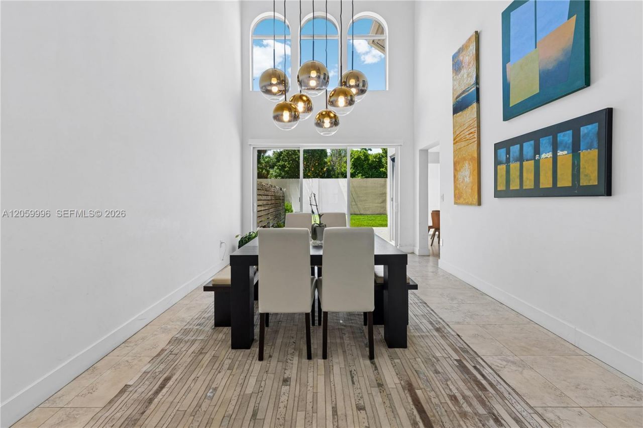 10865 NW 73rd Ter, Doral, FL 33178 Photo