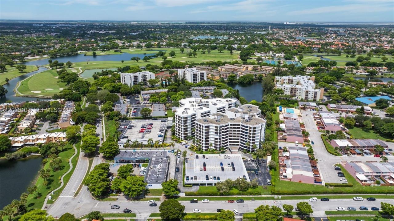 13953 Kendale Lakes Cir , Unit B205, Miami, FL 33183 Photo