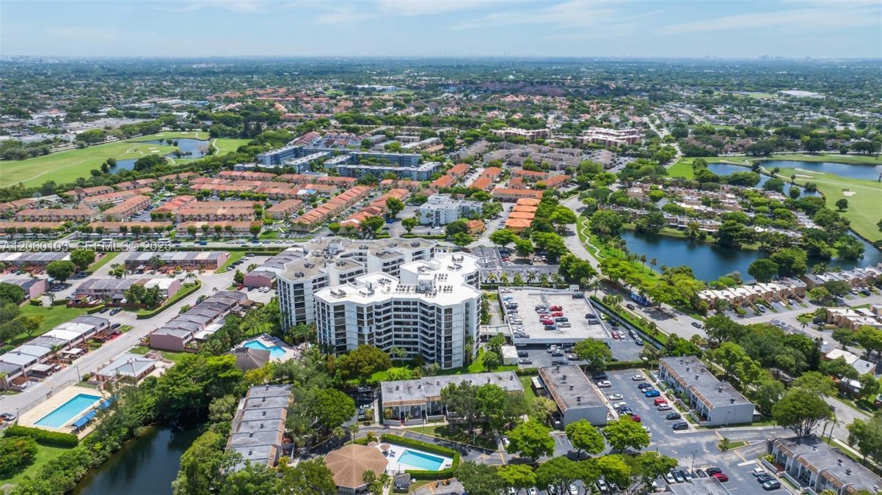 13953 Kendale Lakes Cir , Unit B205, Miami, FL 33183 Photo
