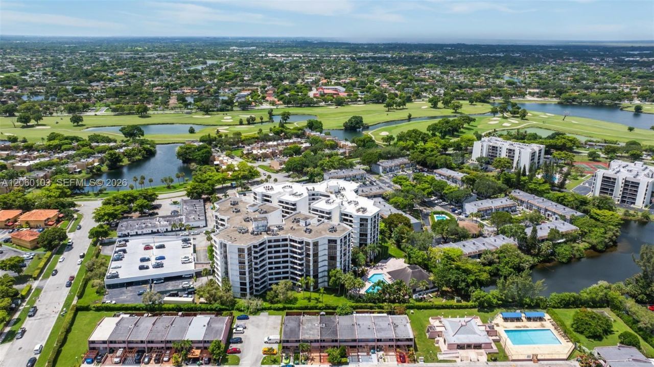 13953 Kendale Lakes Cir , Unit B205, Miami, FL 33183 Photo