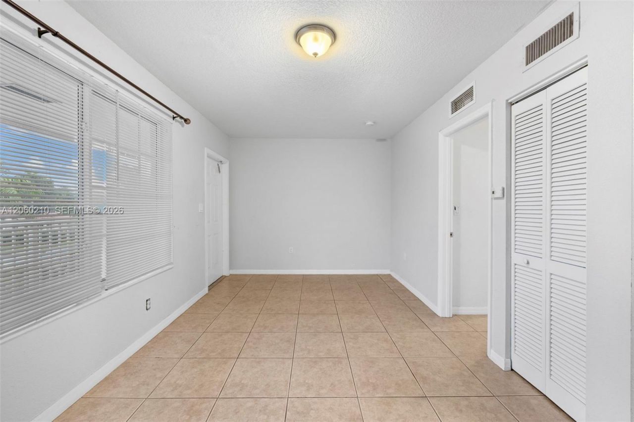 13 S Royal Poinciana Blvd, Unit 14, Miami Springs, FL 33166 Photo