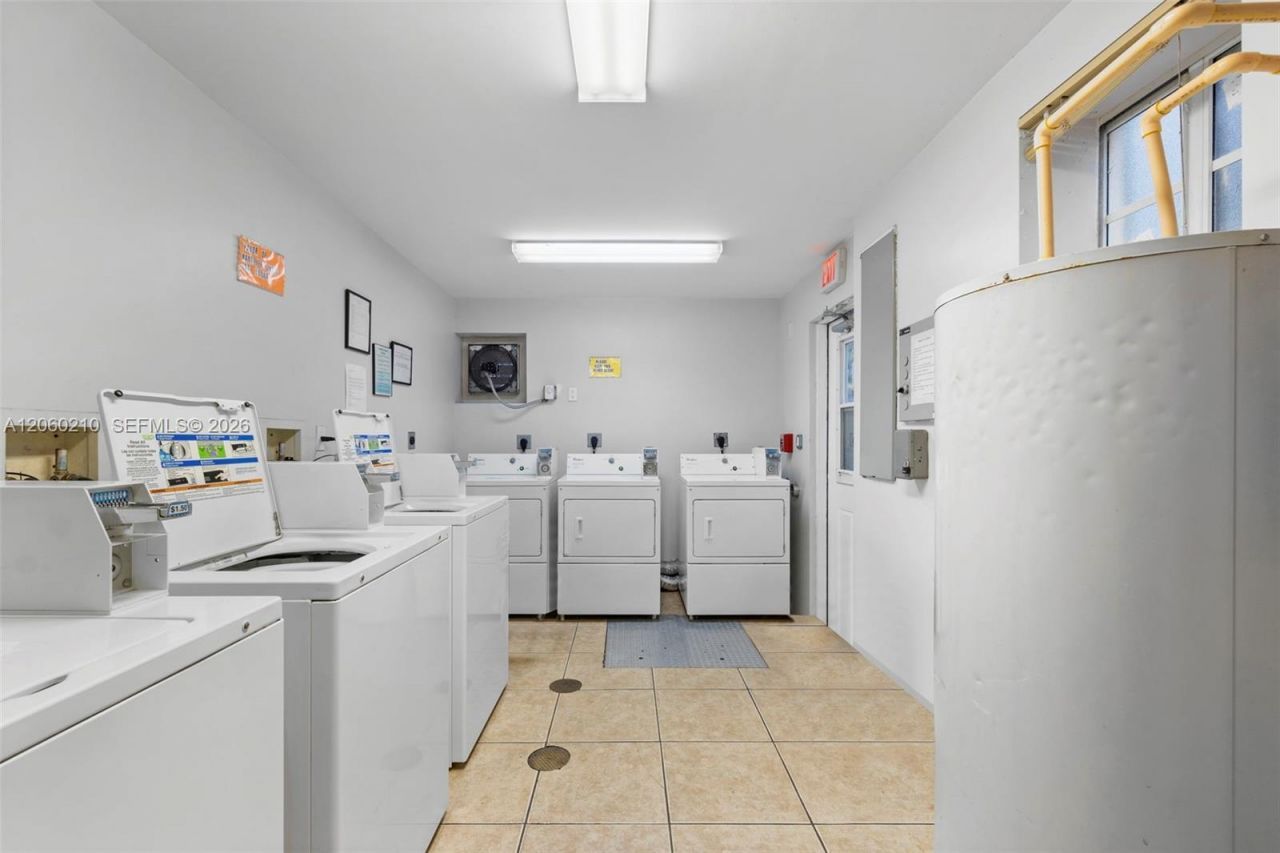 13 S Royal Poinciana Blvd, Unit 14, Miami Springs, FL 33166 Photo