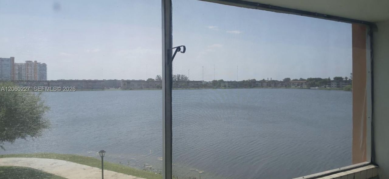 1591 NE Miami Gardens Dr , Unit 205, Miami, FL 33179 Photo