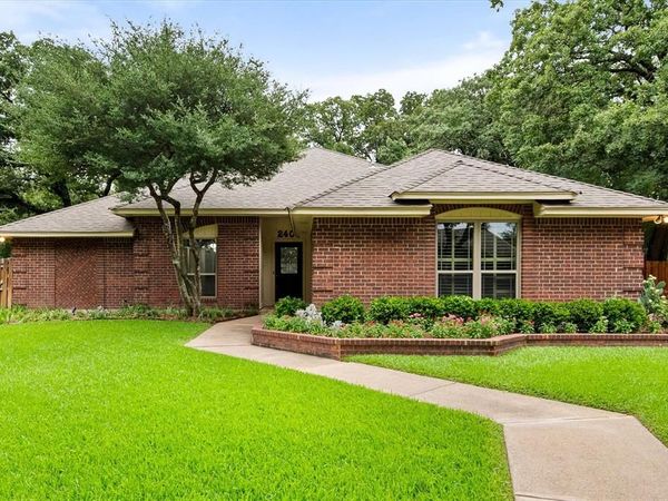 2403 Oak Shadow Court , Arlington, TX 76017