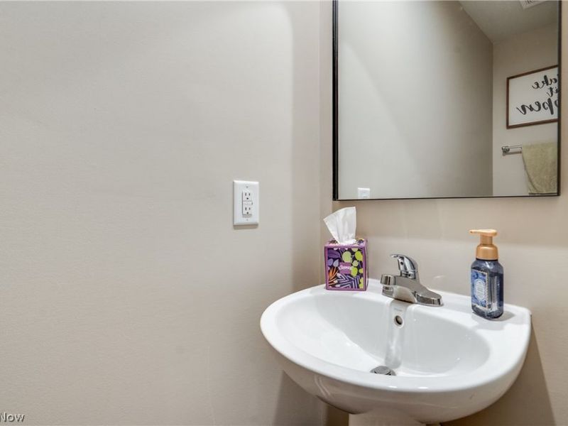 3690 Kirkham Drive, Barberton, OH 44203 Photo 17