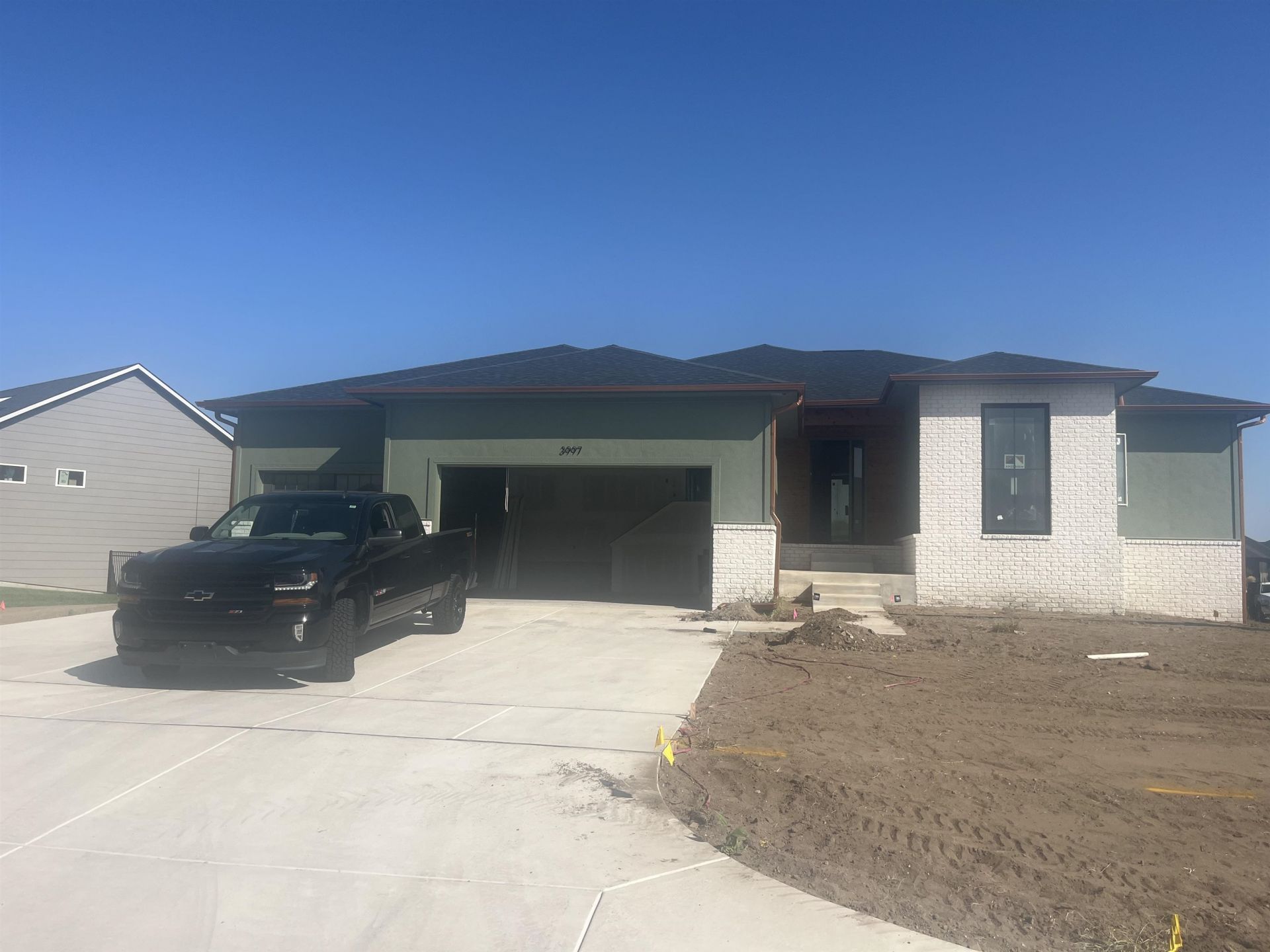 3997 N Estancia Ct, Wichita, KS 67205 Main Photo