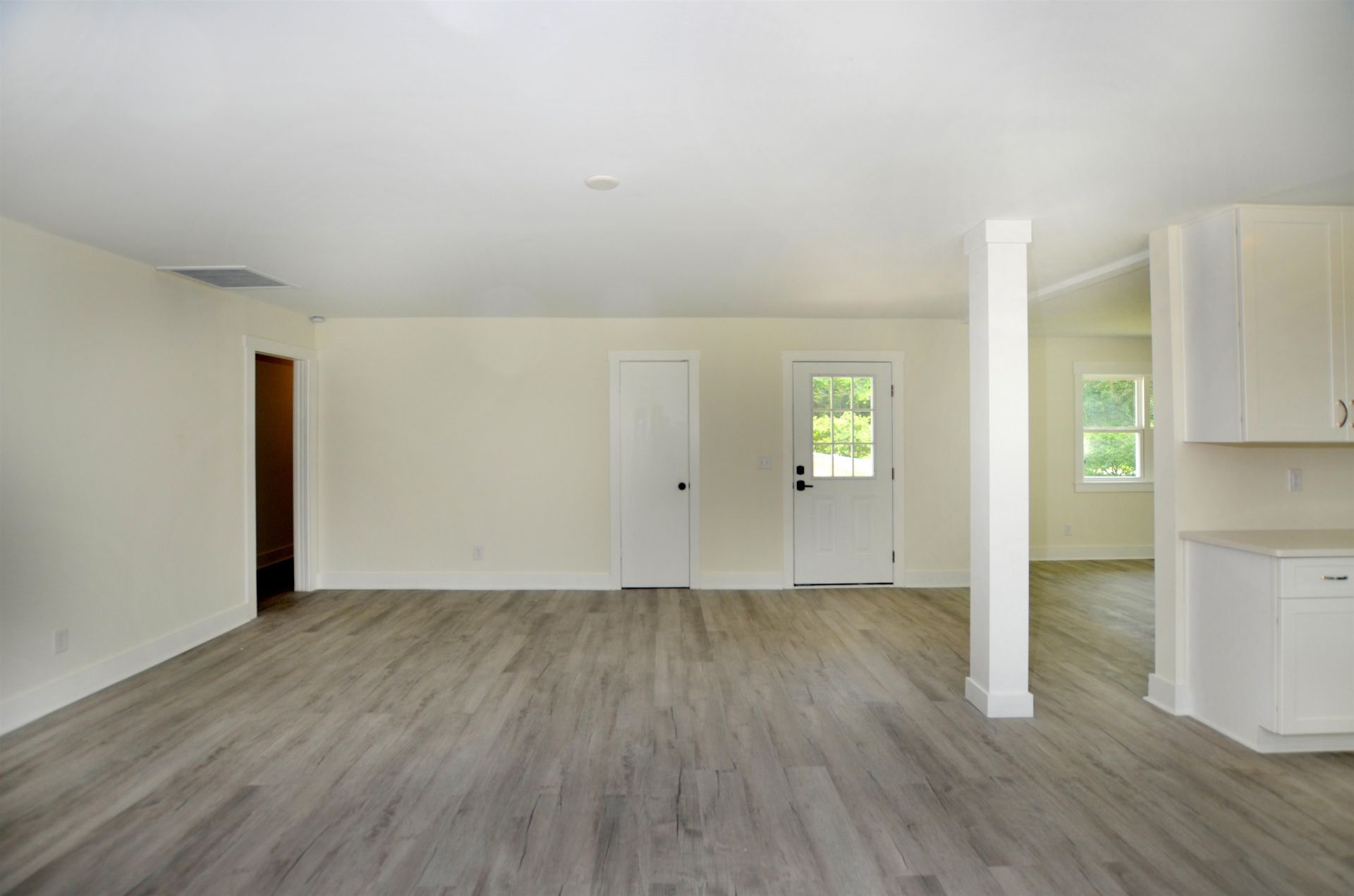 1124 Sallie Manigault Ln  Photo 10