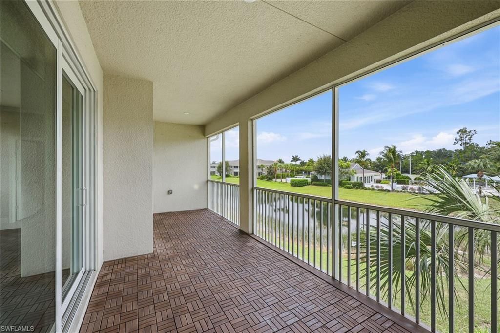 6966 Avalon Cir, Unit 908, Naples, FL 34112 Photo