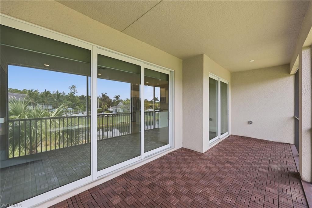 6966 Avalon Cir, Unit 908, Naples, FL 34112 Photo