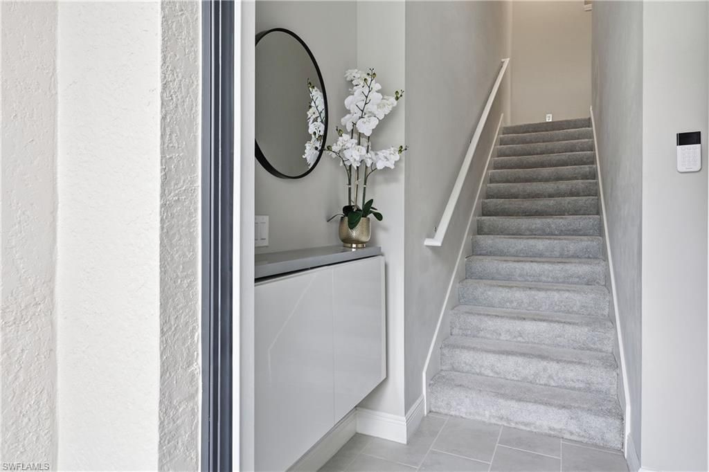6966 Avalon Cir, Unit 908, Naples, FL 34112 Photo