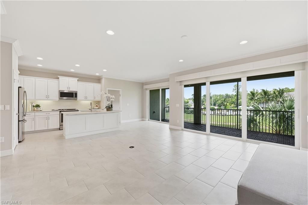 6966 Avalon Cir, Unit 908, Naples, FL 34112 Photo