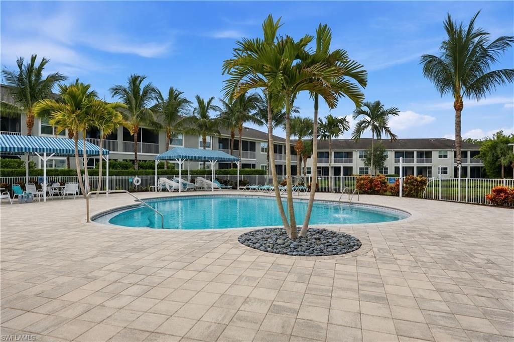 6966 Avalon Cir, Unit 908, Naples, FL 34112 Photo