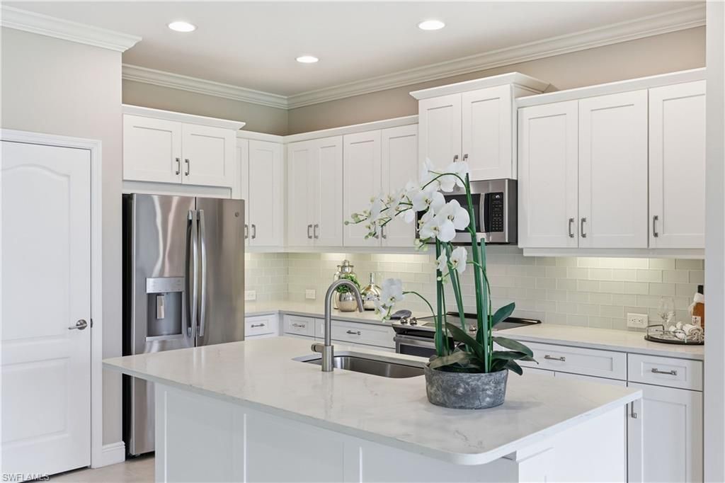 6966 Avalon Cir, Unit 908, Naples, FL 34112 Photo