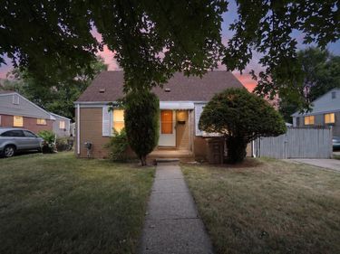 224 Victory Drive, Pontiac, MI 48342