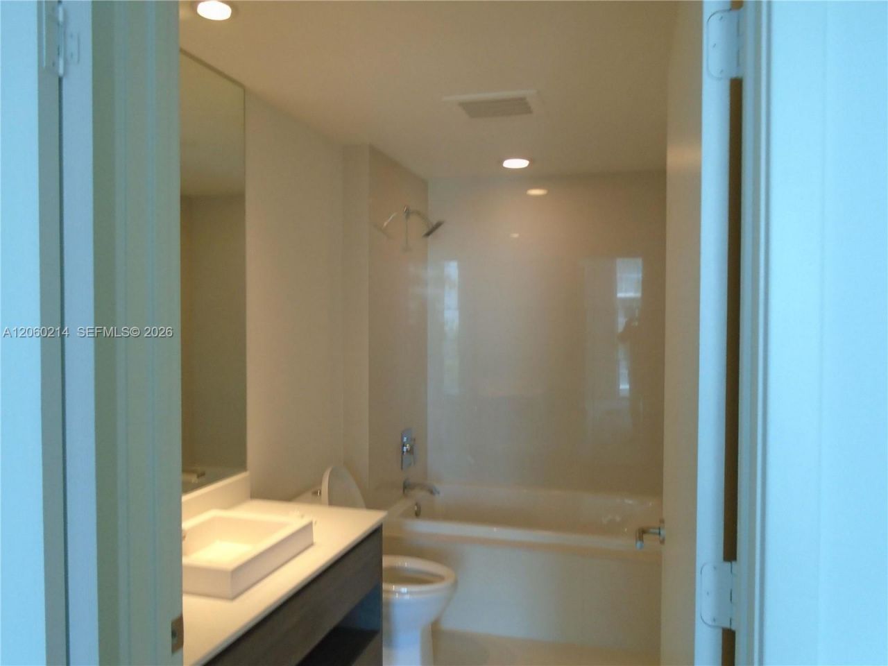 1100 S Miami Ave , Unit 3305, Miami, FL 33130 Photo