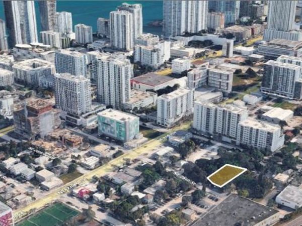 142 NE 26th St , Miami, FL 33137