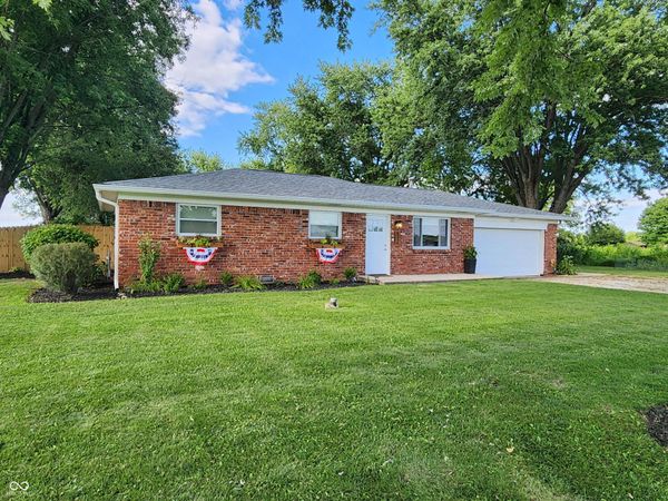 672 E 1000 N, Fortville, IN 46040