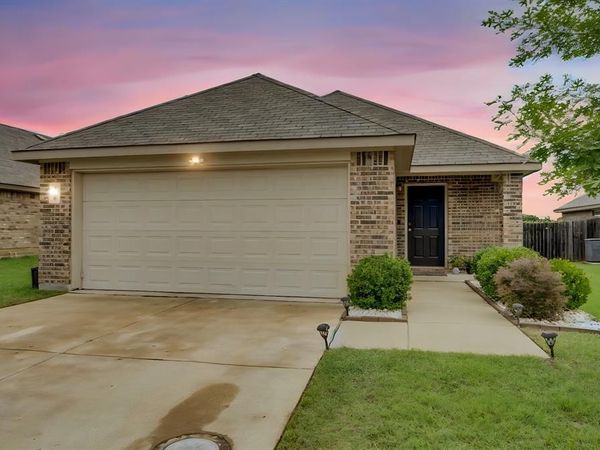 3308 Robin Road , Ennis, TX 75119