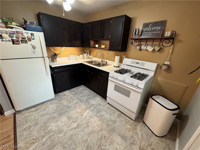 11 Hillcrest Drive, Martins Ferry, OH 43935 Photo 12