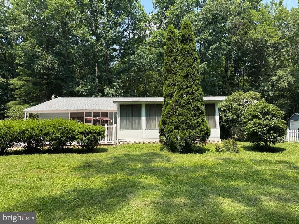 68 PINE GROVE ROAD , NEWPORT, PA 17074