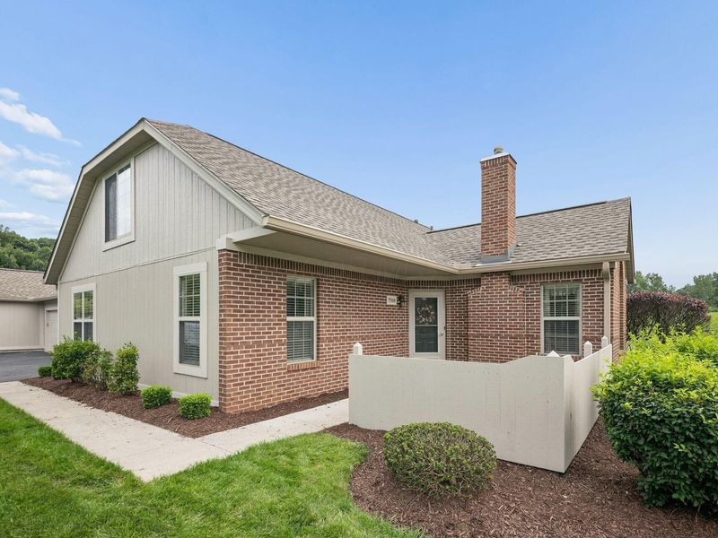 5568 Meadowood Lane, Westerville, OH 43082 Photo 1